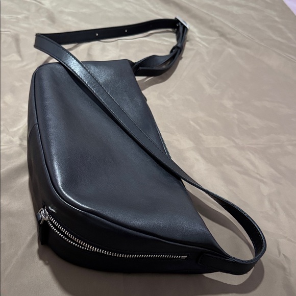 Madewell Black Leather Half Moon Crossbody Bag - Picture 3 of 5